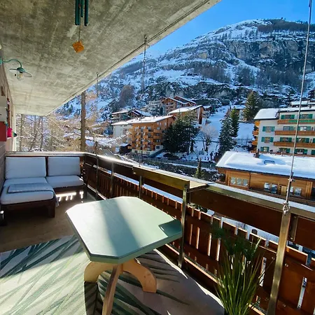 Cosy Modern With Balcony And Matterhorn View *