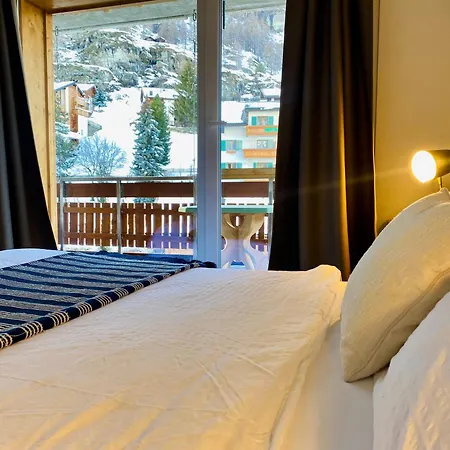 Cosy Modern With Balcony And Matterhorn View *