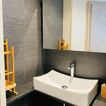 Cosy Modern With Balcony And Matterhorn View Daire *