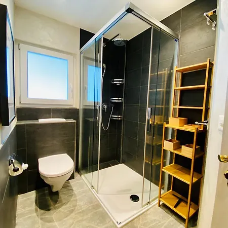 Cosy Modern With Balcony And Matterhorn View